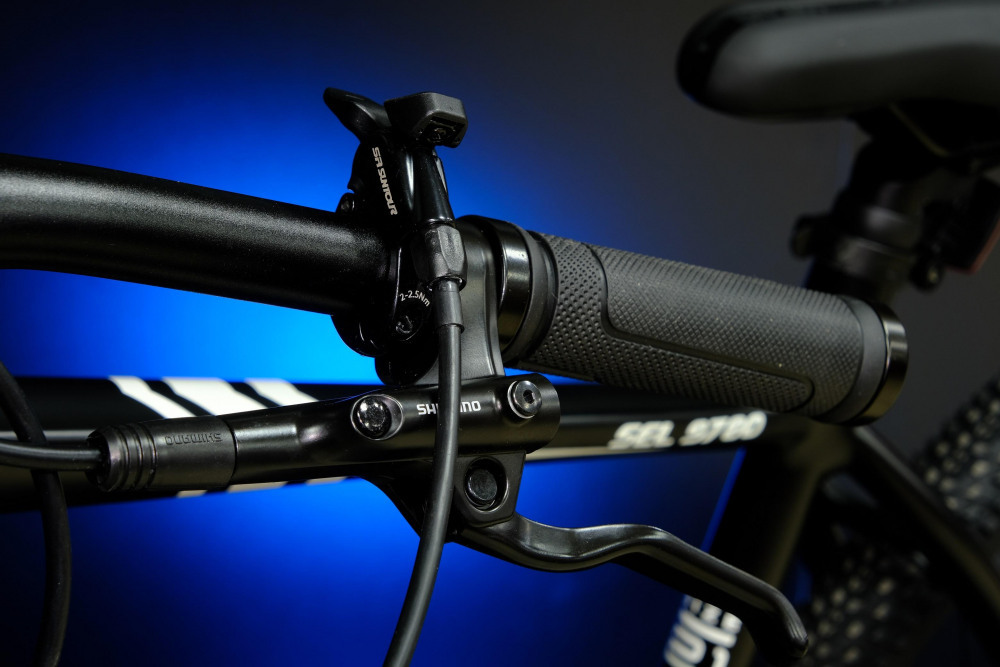 LORAK Sel 9780 Матовый Чёрный/Белый рама 19 (на рост 171-182)